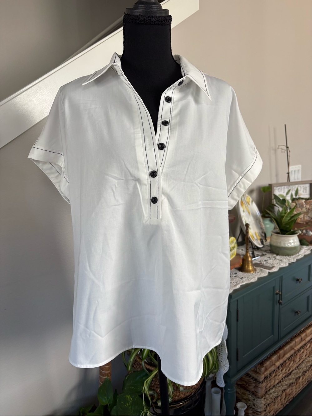 White Button-Front Short Sleeve Blouse with Contrast Stitching